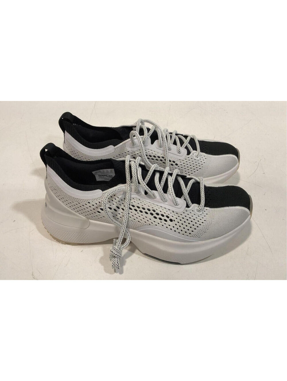 Lululemon Women's White and Black Athletic Sneakers Chargefeel 3 - Picture 5 of 7